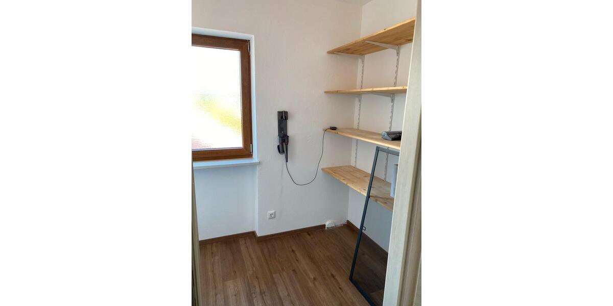 Dachgeschoßwohnung Freudenberg - 3 Zimmer, 120 m&sup2;, 960&euro; | Angebot:25641012
