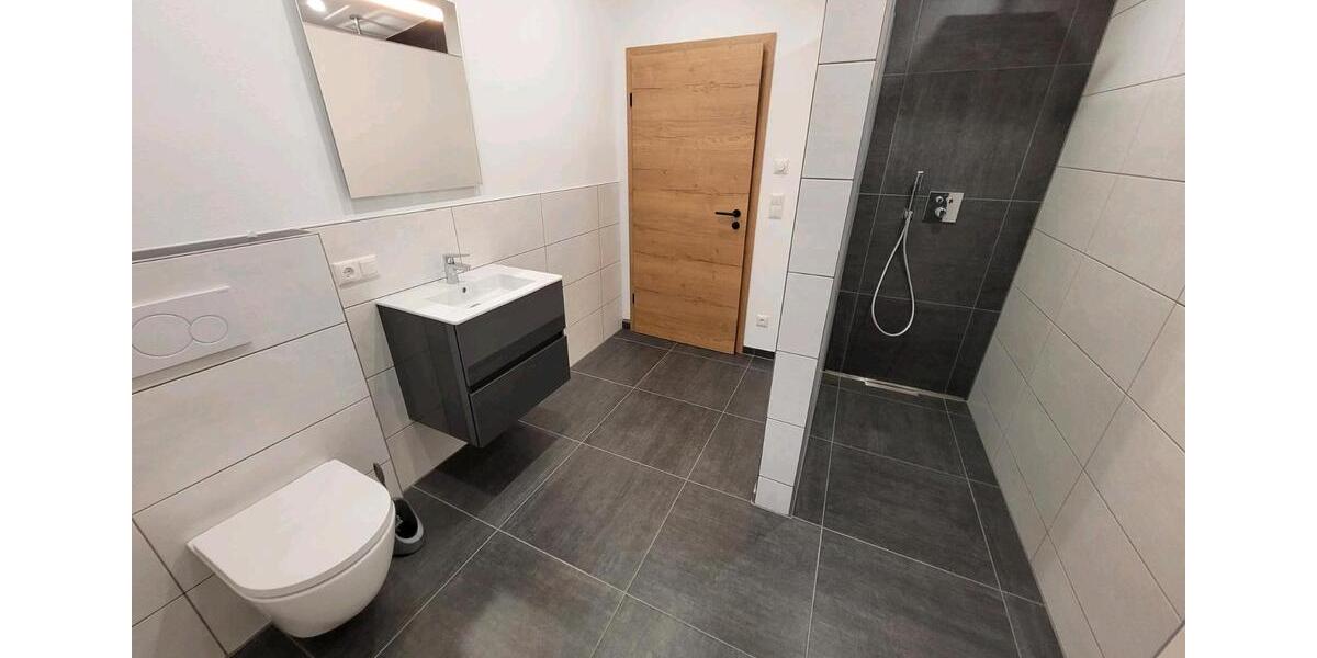 Dachgeschoßwohnung Zeitlarn - 2 Zimmer, 40 m&sup2;, 800&euro; | Angebot:24803937