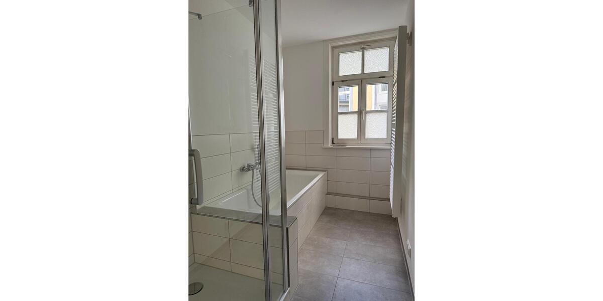 Etagenwohnung Erfurt - 4 Zimmer, 90 m&sup2;, 1.600&euro; | Angebot:26662232