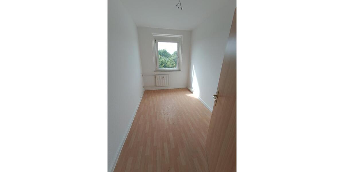 Etagenwohnung Stollberg (Erzgebirge) - 4 Zimmer, 67 m&sup2;, 450&euro; | Angebot:26564178