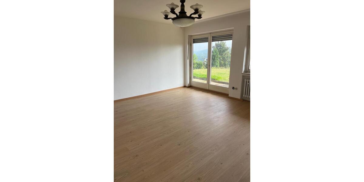 Erdgeschoßwohnung Bad Hersfeld - 2.5 Zimmer, 65 m&sup2;, 600&euro; | Angebot:26049647