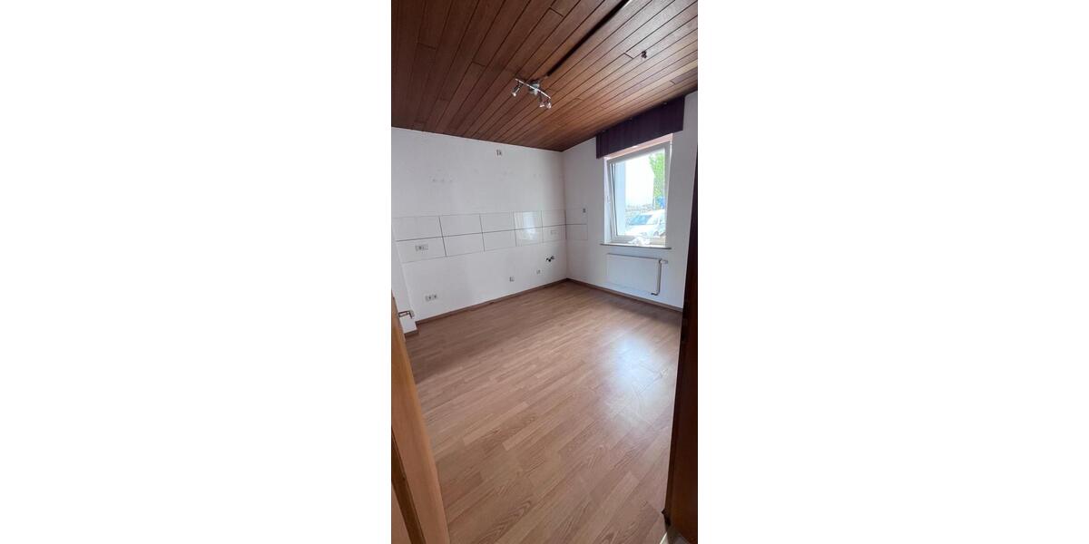 Erdgeschoßwohnung Limburg an der Lahn - 4 Zimmer, 110 m&sup2;, 1.000&euro; | Angebot:26610190