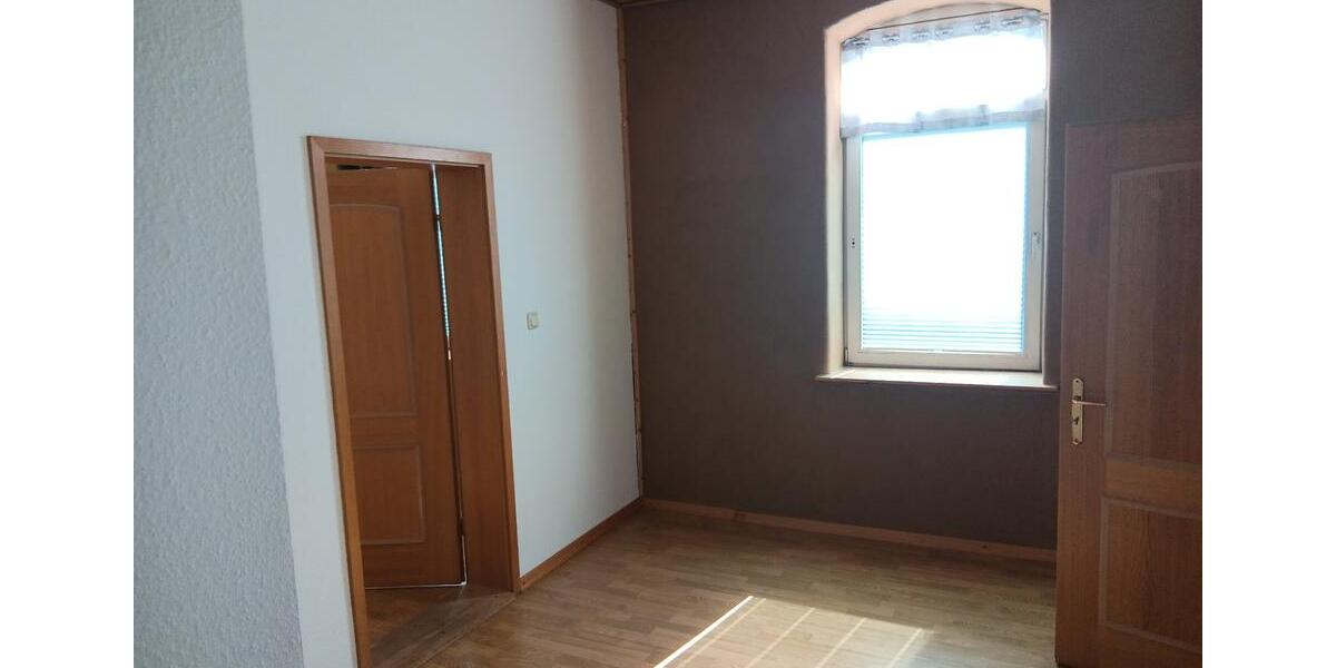 Erdgeschoßwohnung Wedemark - 5 Zimmer, 160 m&sup2;, 990&euro; | Angebot:26633446