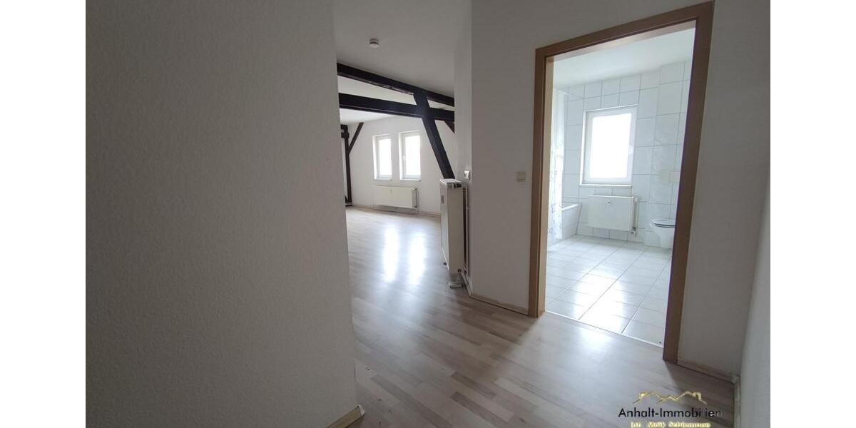 Dachgeschoßwohnung Bitterfeld-Wolfen Bitterfeld - 3 Zimmer, 96 m&sup2;, 624&euro; | Angebot:25887245