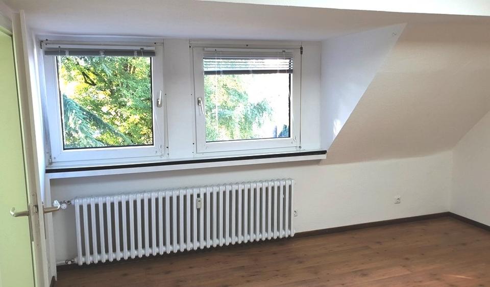 Dachgeschoßwohnung Köln Rodenkirchen - 1 Zimmer, 25 m&sup2;, 600&euro; | Angebot:26048075