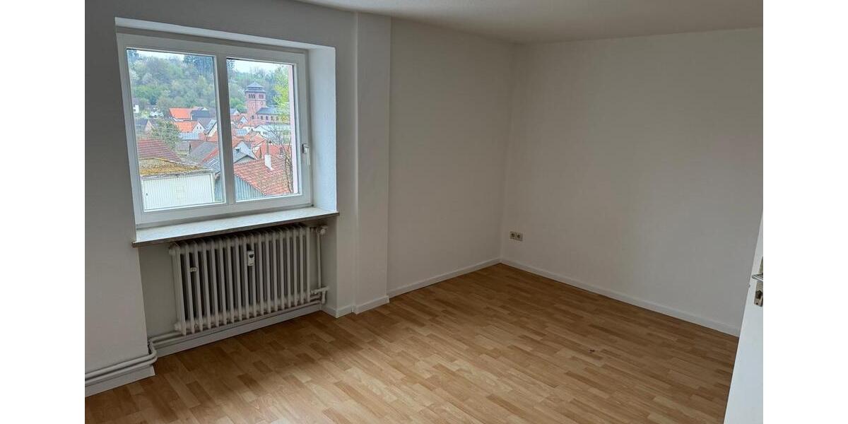 Etagenwohnung Elztal - 4 Zimmer, 84 m&sup2;, 900&euro; | Angebot:26253135