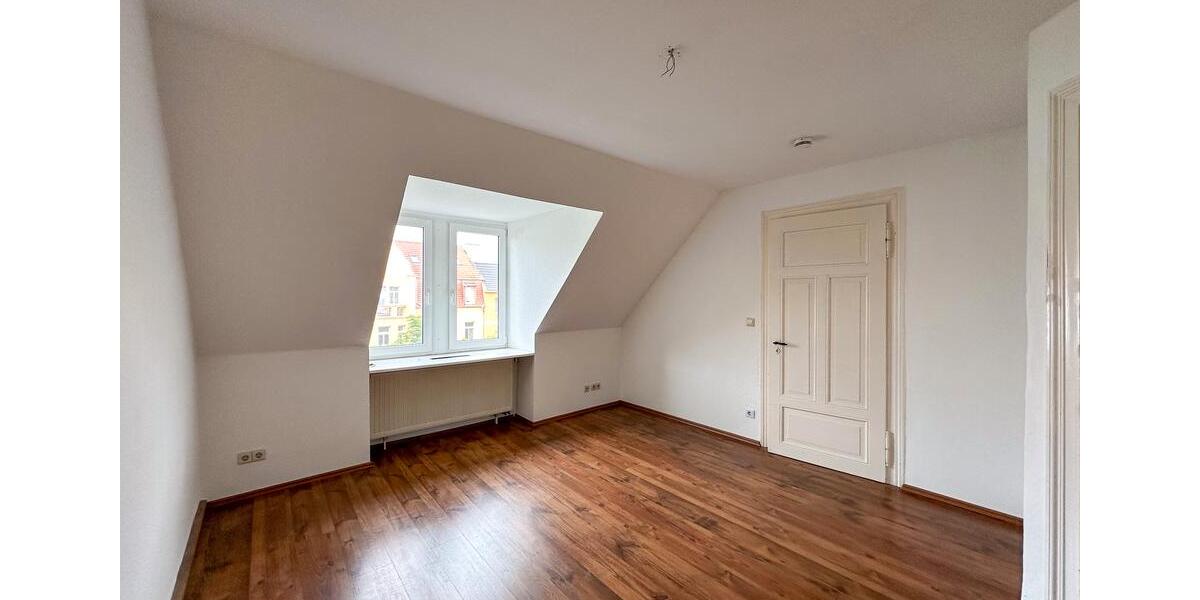 Gemütliche Dachgeschosswohnung mit tollem Ausblick über die Dächer Naumburgs! 2 zimmer