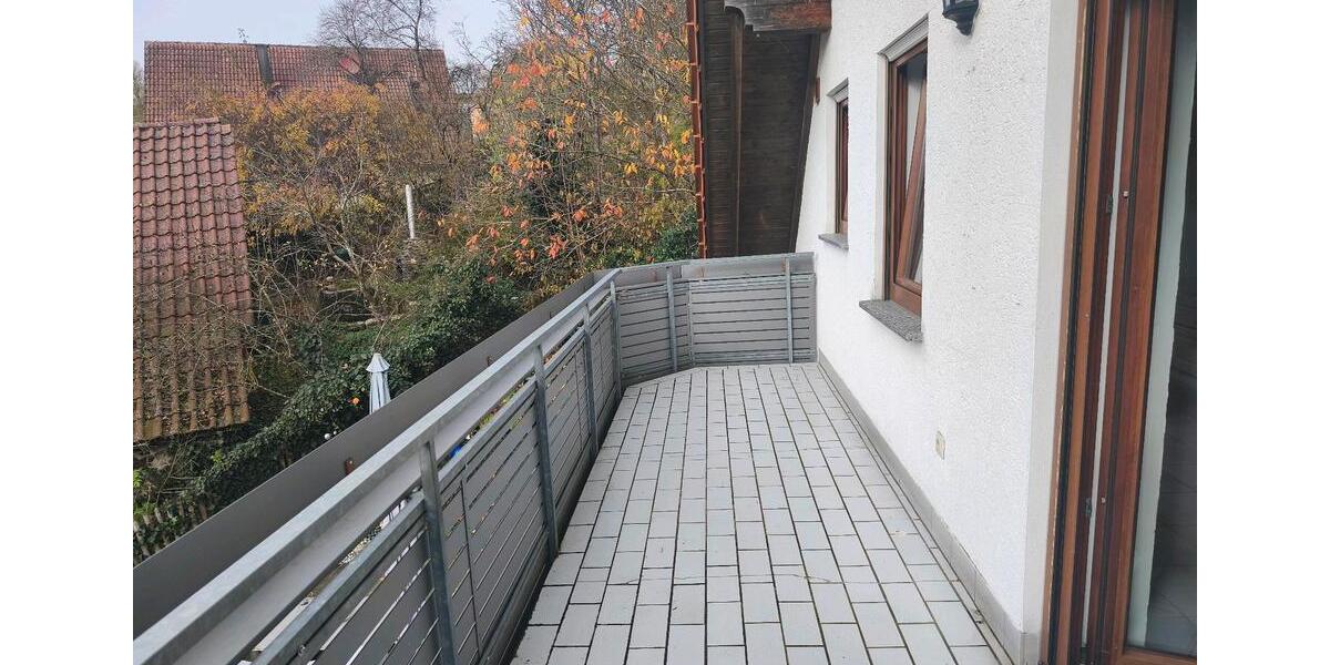 Dachgeschoßwohnung Schrozberg - 3 Zimmer, 92 m&sup2;, 900&euro; | Angebot:25510151