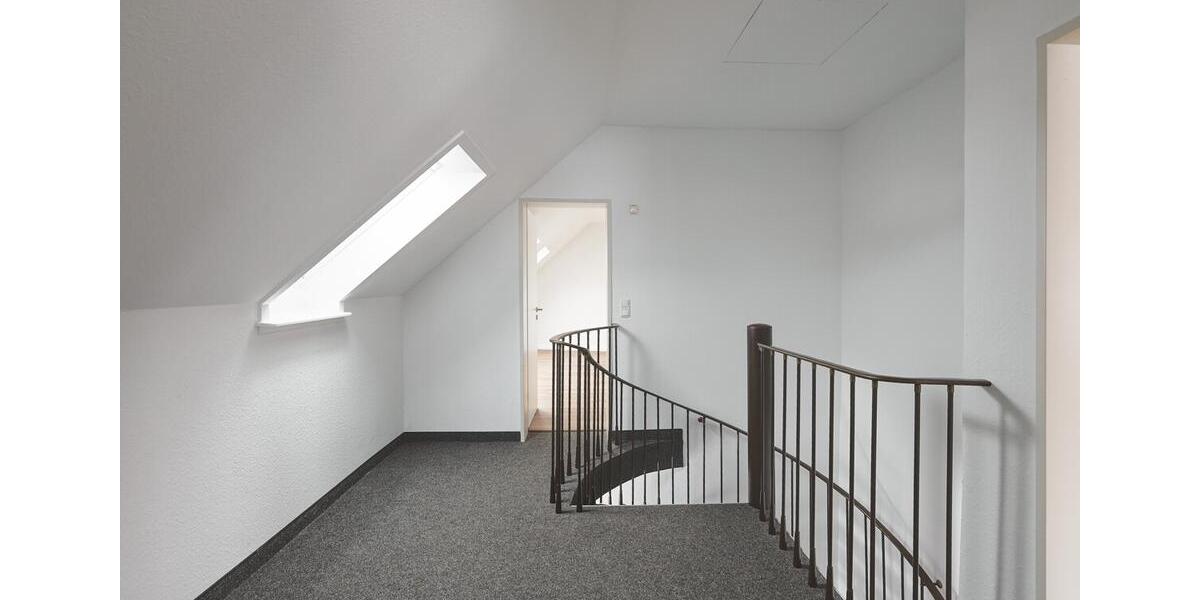 Maisonettenwohnung Jever - 4 Zimmer, 151 m&sup2;, 1.250&euro; | Angebot:25567927