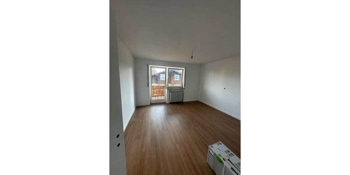 Etagenwohnung Weßling - 4 Zimmer, 102 m&sup2;, 1.700&euro; | Angebot:25775420