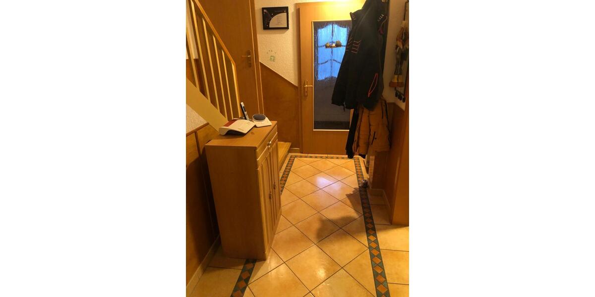 Einfamilienhaus Gotha - 8 Zimmer, 200 m&sup2;, 1.500&euro; | Angebot:26289768