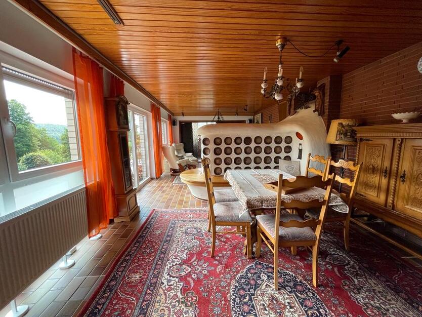 Großzügige Wohnung mit Terrasse, Wintergarten und Garten zimmer