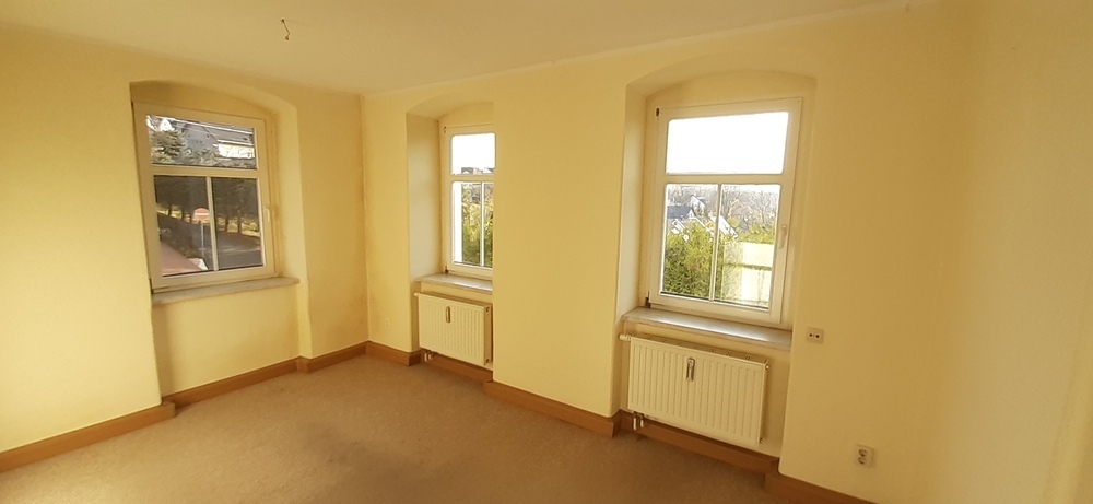 helle Zwei-Zimmer-Wohnung in ruhiger Lage mit guter Fernsicht