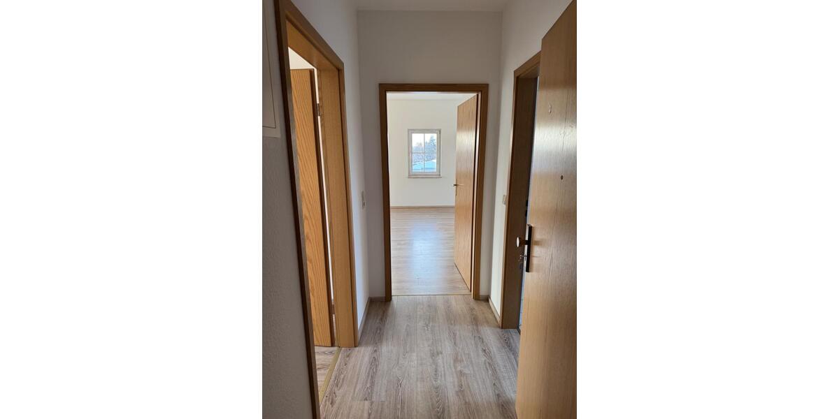 Dachgeschoßwohnung Hohenstein-Ernstthal Ernstthal - 2 Zimmer, 58 m&sup2;, 350&euro; | Angebot:24688349