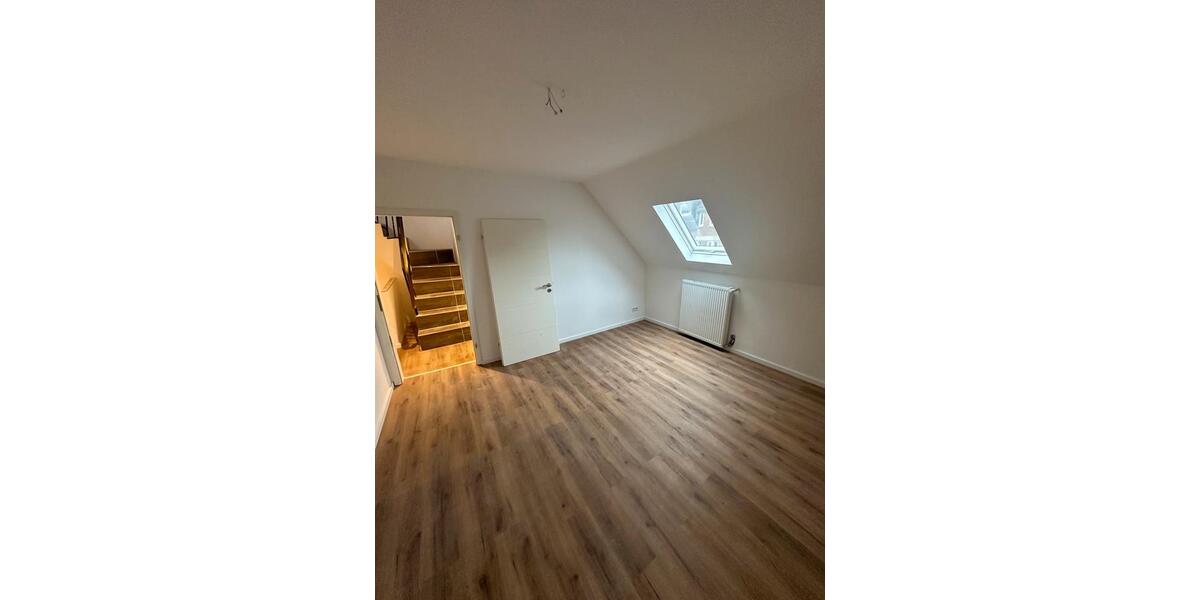 Maisonettenwohnung Meerbusch - 4 Zimmer, 120 m&sup2;, 1.900&euro; | Angebot:26384269