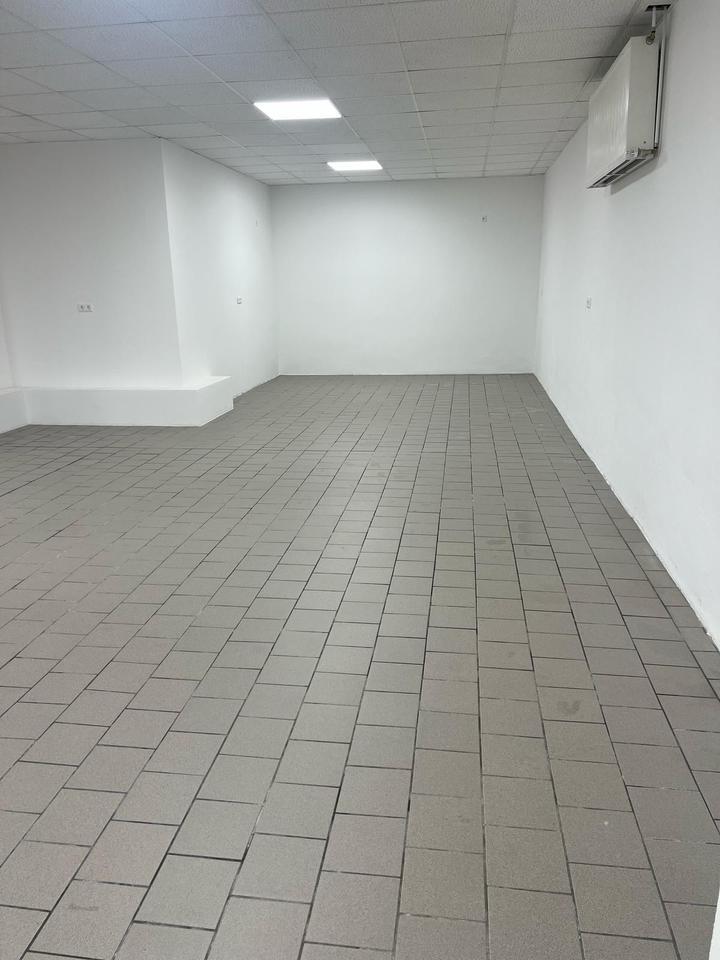 Lagerhalle, Büro oder Werkstatt