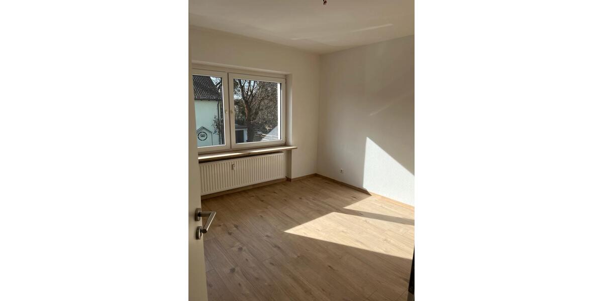 Etagenwohnung München Allach-Untermenzing - 5 Zimmer, 125 m&sup2;, 3.300&euro; | Angebot:25821317