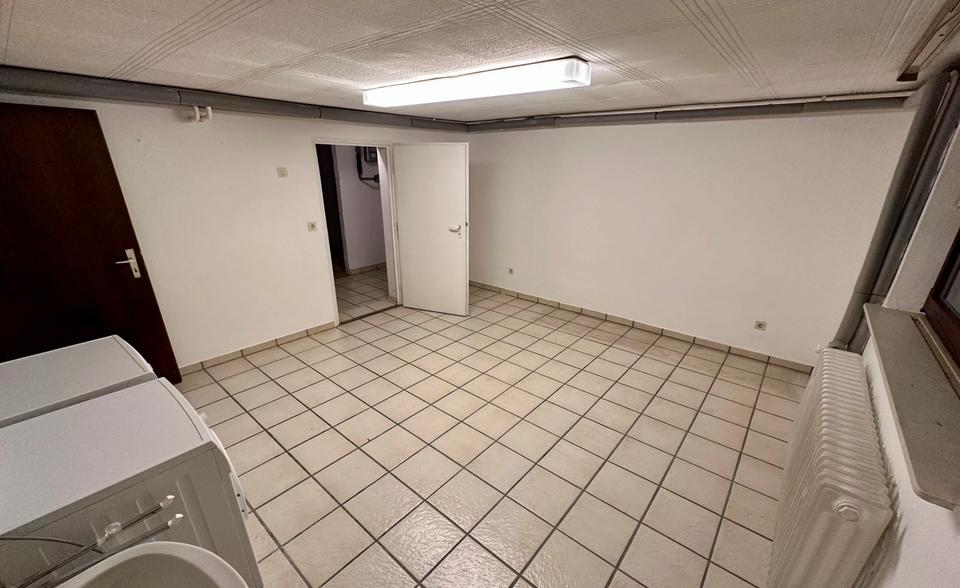 Großz.EFH, Nettokaltmiete 1.375,-€mtl. o. Kaufpreis. 289.000,-€ 5 zimmer