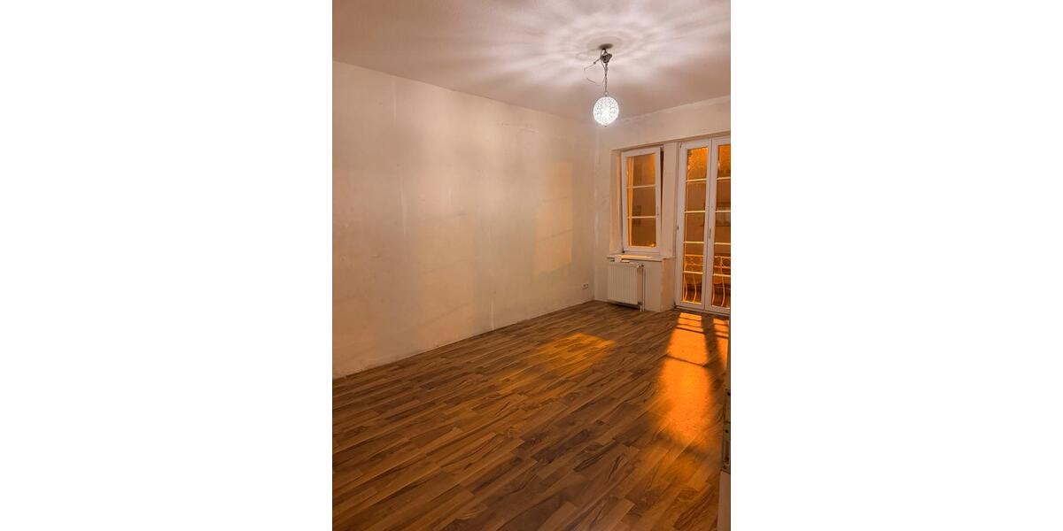 Etagenwohnung Heusweiler - 4 Zimmer, 100 m&sup2;, 1.000&euro; | Angebot:24807144