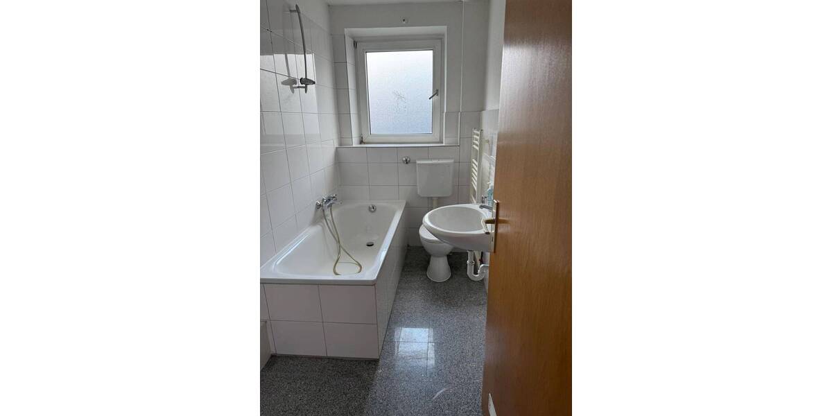 2 ZKB, 1.OG re, Riegelsbergerstr. 57, 66113 Saarbrücken 2 zimmer