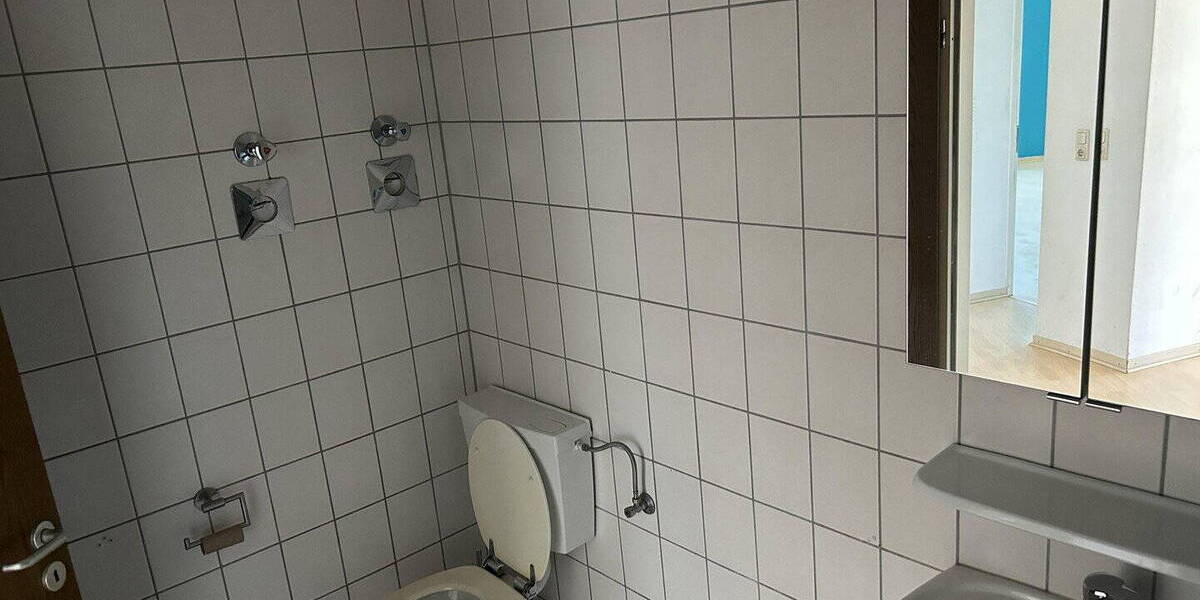 Etagenwohnung Kassel West - 3 Zimmer, 111 m&sup2;, 1.200&euro; | Angebot:26791668