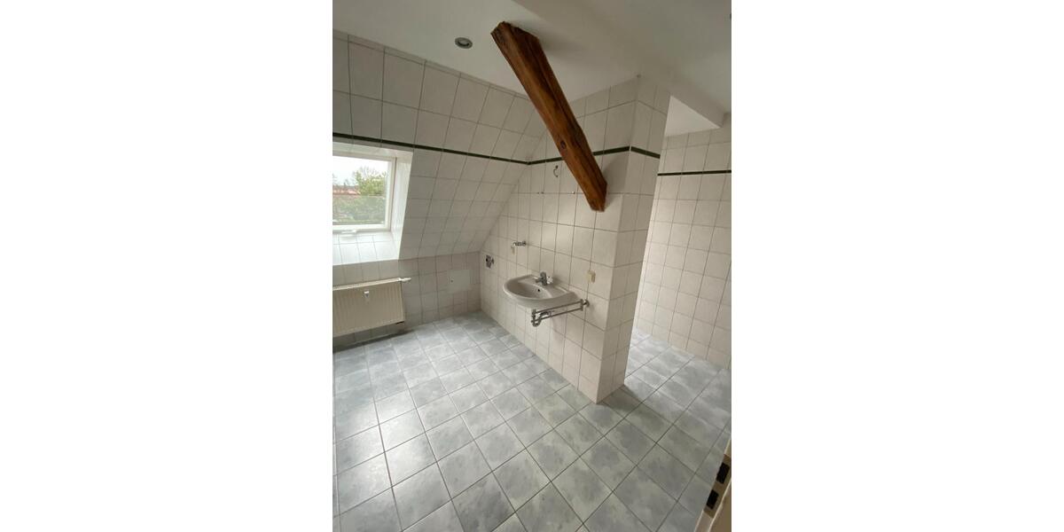 Dachgeschoßwohnung Dessau-Roßlau Brambach - 4 Zimmer, 115 m&sup2;, 690&euro; | Angebot:26587489