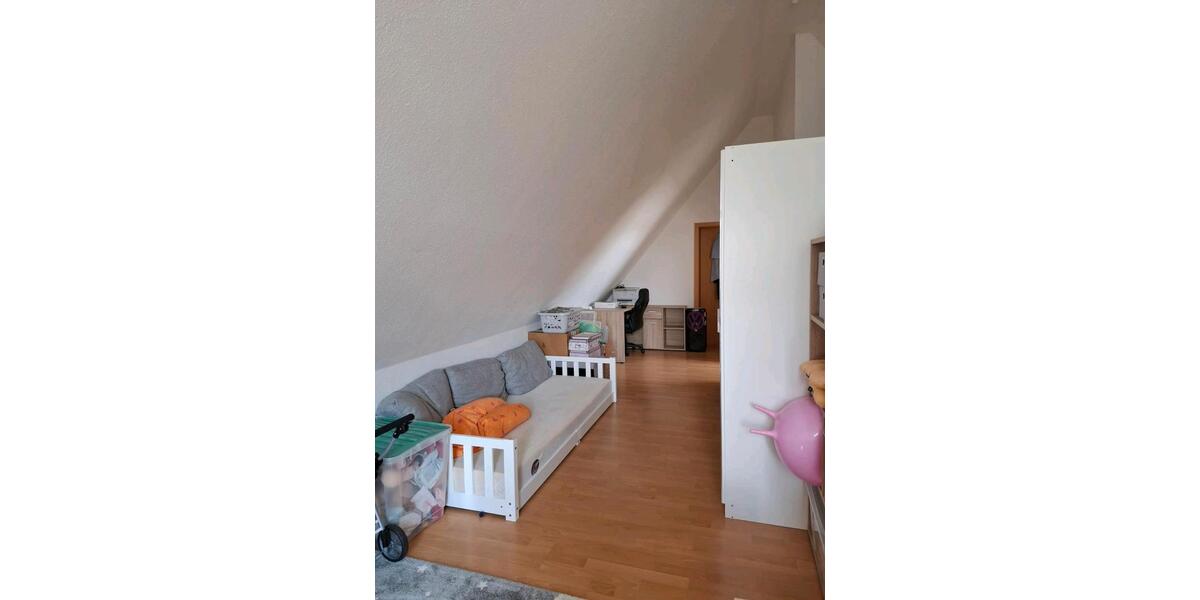 Dachgeschoßwohnung Bibertal - 5 Zimmer, 149 m&sup2;, 1.050&euro; | Angebot:26241905