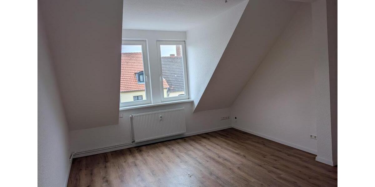 Dachgeschoßwohnung Teterow - 3 Zimmer, 72 m&sup2;, 635&euro; | Angebot:26268972