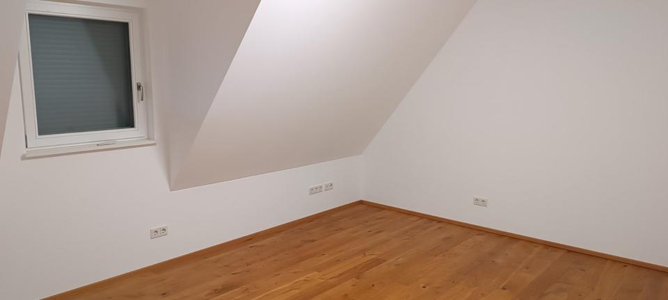 Dachgeschoßwohnung Wassertrüdingen - 5 Zimmer, 117 m&sup2;, 1.060&euro; | Angebot:24877180