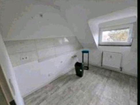 Dachgeschoßwohnung Völklingen - 4 Zimmer, 70 m&sup2;, 600&euro; | Angebot:26635845