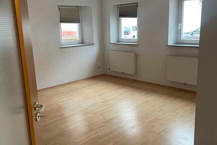 Wohnung Schlüsselfeld - 2 Zimmer, 65 m&sup2;, 500&euro; | Angebot:25838033