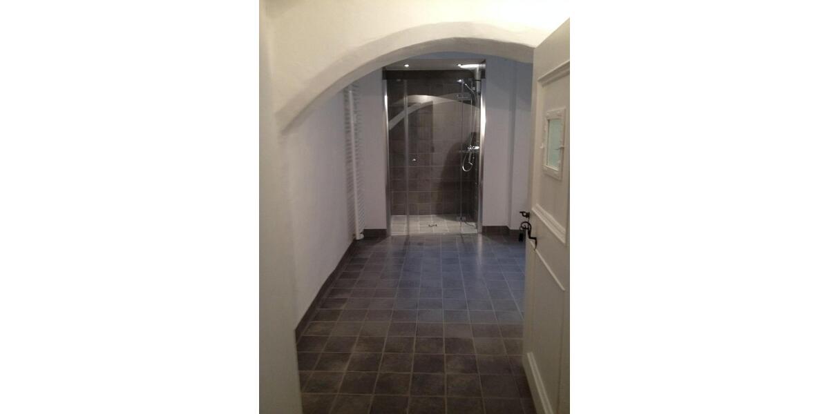 Etagenwohnung Burghausen - 2 Zimmer, 107 m&sup2;, 1.025&euro; | Angebot:25378085