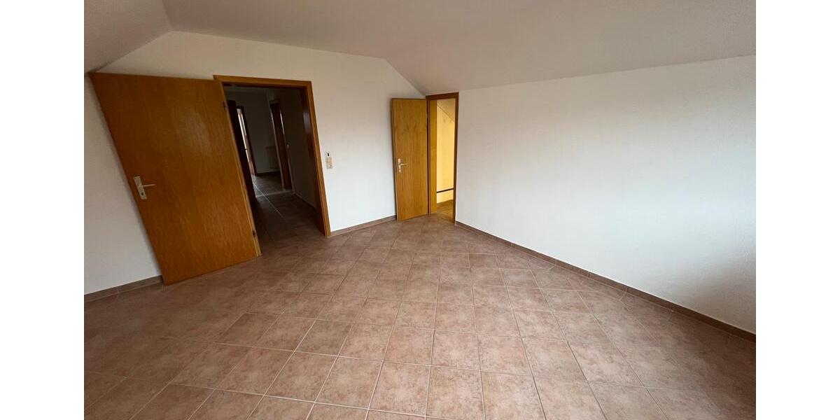 Dachgeschoßwohnung Braunfels - 2 Zimmer, 80 m&sup2;, 700&euro; | Angebot:24853699