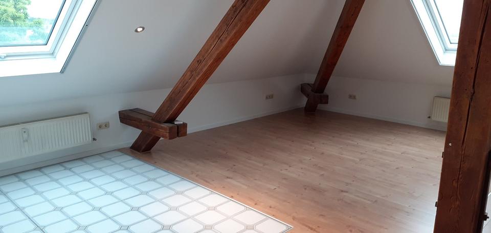 Dachgeschoßwohnung Ober-Olm Olm - 3 Zimmer, 70 m&sup2;, 700&euro; | Angebot:26561634