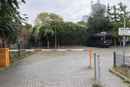 PKW Parkplatz Aussenstellplatz Hackescher Markt 1 zimmer