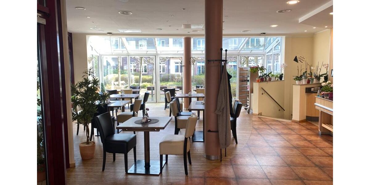 Könnte dies bald Ihr wunderschönes Café mit Außenbereich nahe der Fußgängerzone sein? zimmer