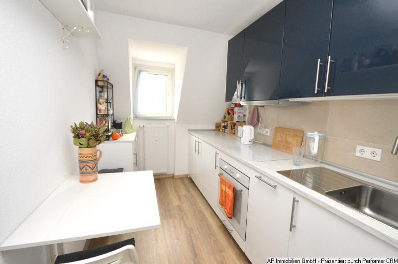 OBERSTADT - Dachgeschosswohnung, 2 Zimmer, Küche, Bad 2 zimmer