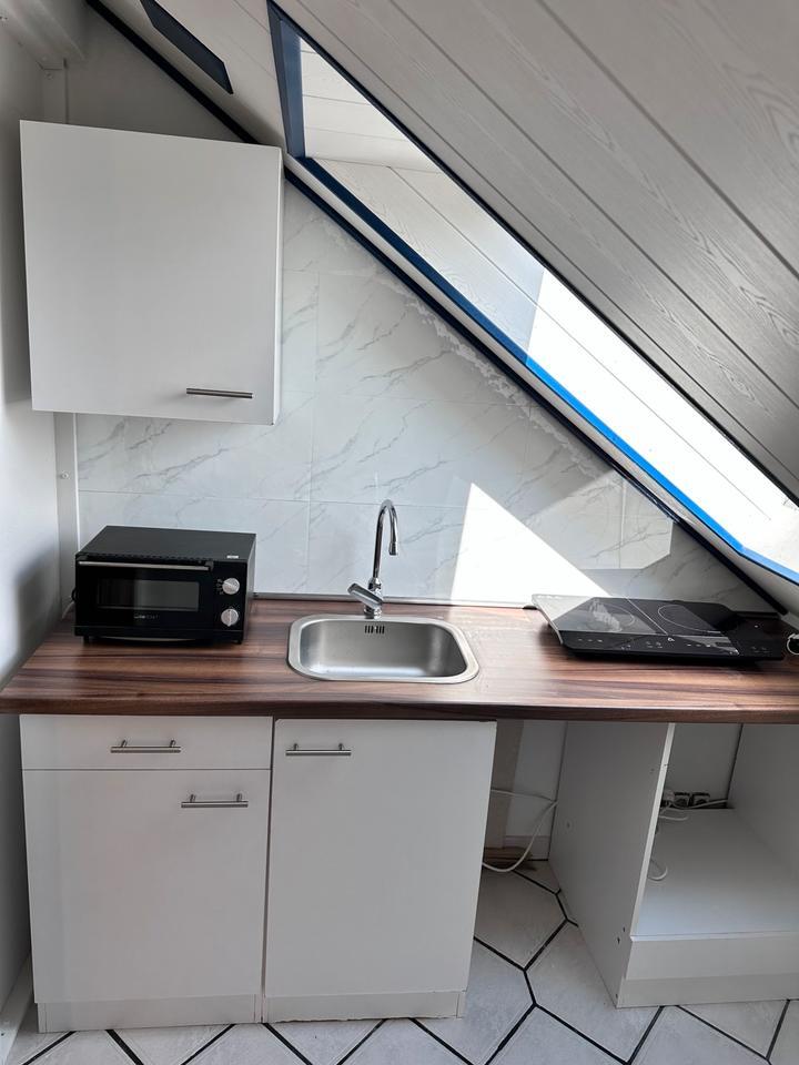 Einen Zimmer mit Küche nur (Bad und Wc )sind gemeinsam zimmer