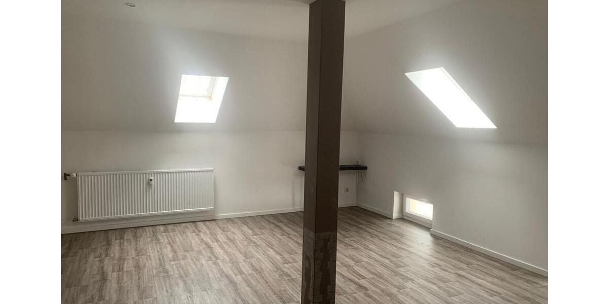 Dachgeschoßwohnung Johanngeorgenstadt - 6 Zimmer, 120 m&sup2;, 750&euro; | Angebot:24775379