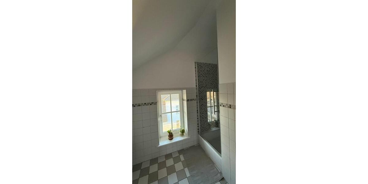 Dachgeschoßwohnung Parchim - 3 Zimmer, 83 m&sup2;, 830&euro; | Angebot:26029917