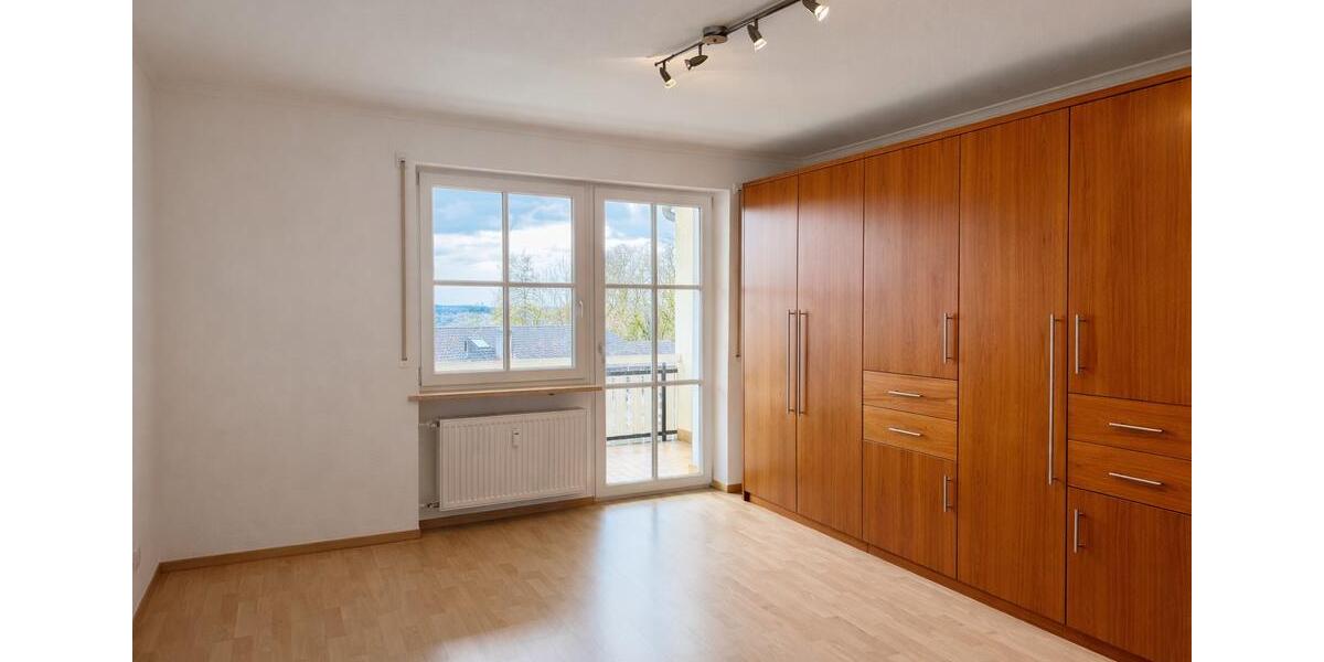 Etagenwohnung Pfarrkirchen - 4 Zimmer, 97 m&sup2;, 1.040&euro; | Angebot:26014395