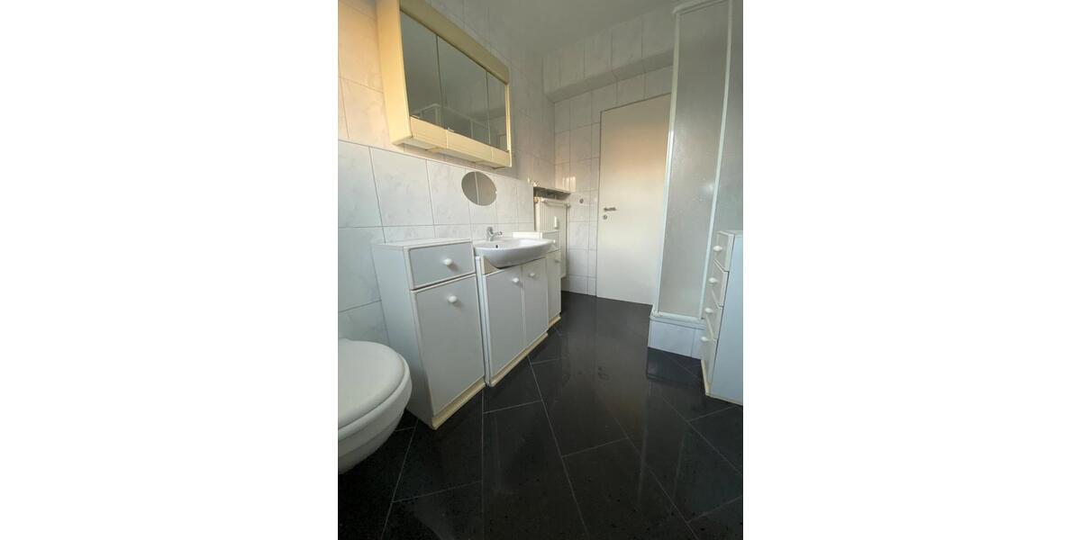 Etagenwohnung Offenbach am Main Bieber - 4 Zimmer, 100 m&sup2;, 1.375&euro; | Angebot:24838326