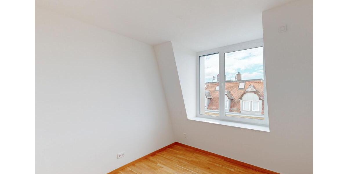 Dachgeschoßwohnung Heilbronn Kernstadt - 4 Zimmer, 147 m&sup2;, 2.150&euro; | Angebot:23051143