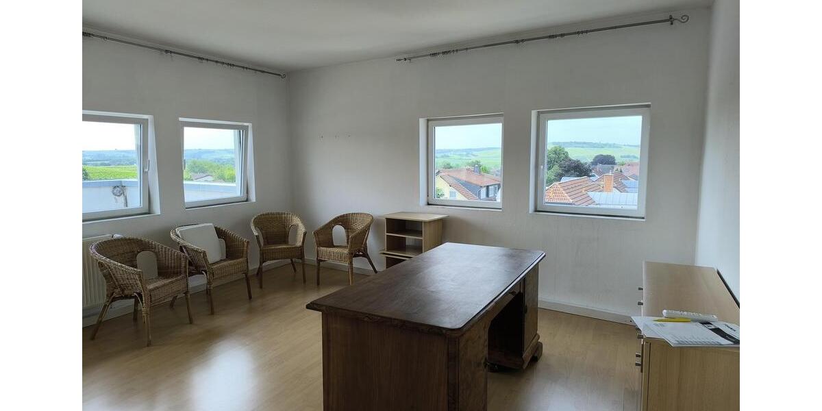 Büro mit Blick auf die Weinberge zimmer