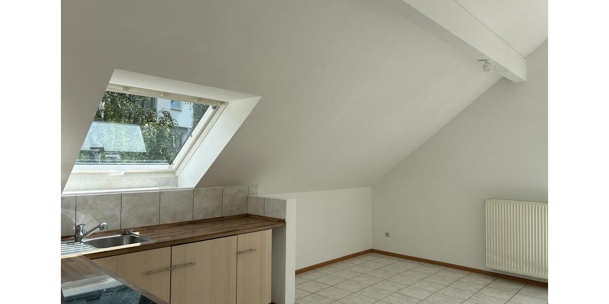 Schöne 2-Zimmer-Wohnung mit Balkon, Grün- & Blicklage von Privat. Am Schäfersberg-Niedernhausen 2 zimmer