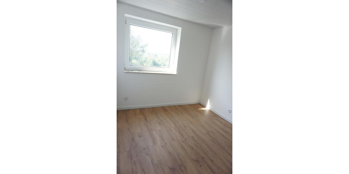 Etagenwohnung Mainaschaff - 4.5 Zimmer, 118 m&sup2;, 1.200&euro; | Angebot:25138039
