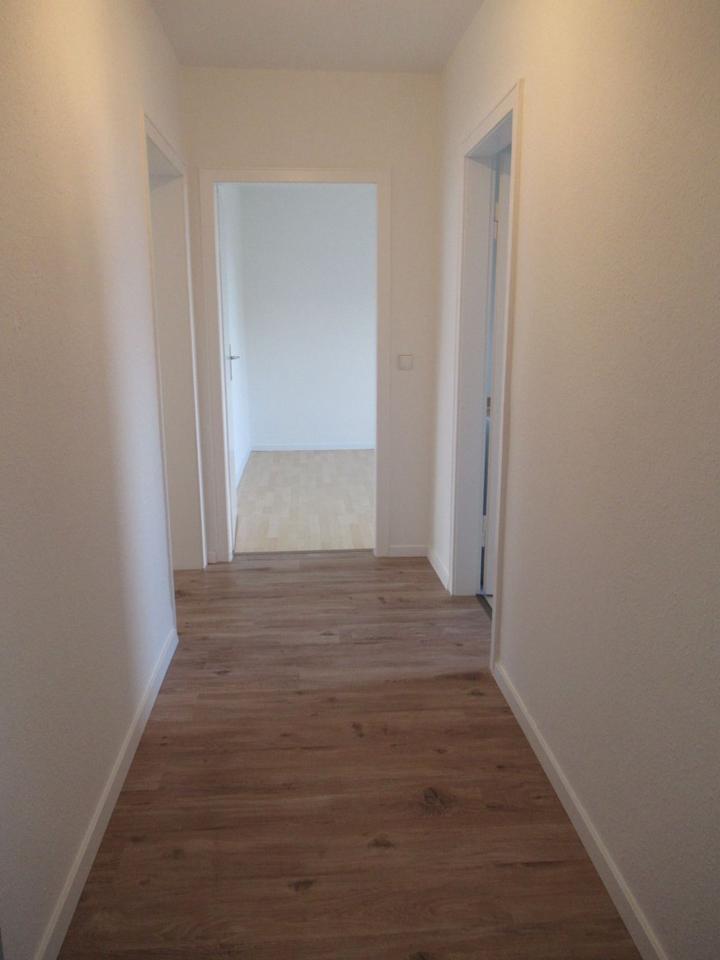 Uninähe. 2 -Zi.- Whg. mit Balkon und EBK. Prima Lage in Herrenhausen. zimmer