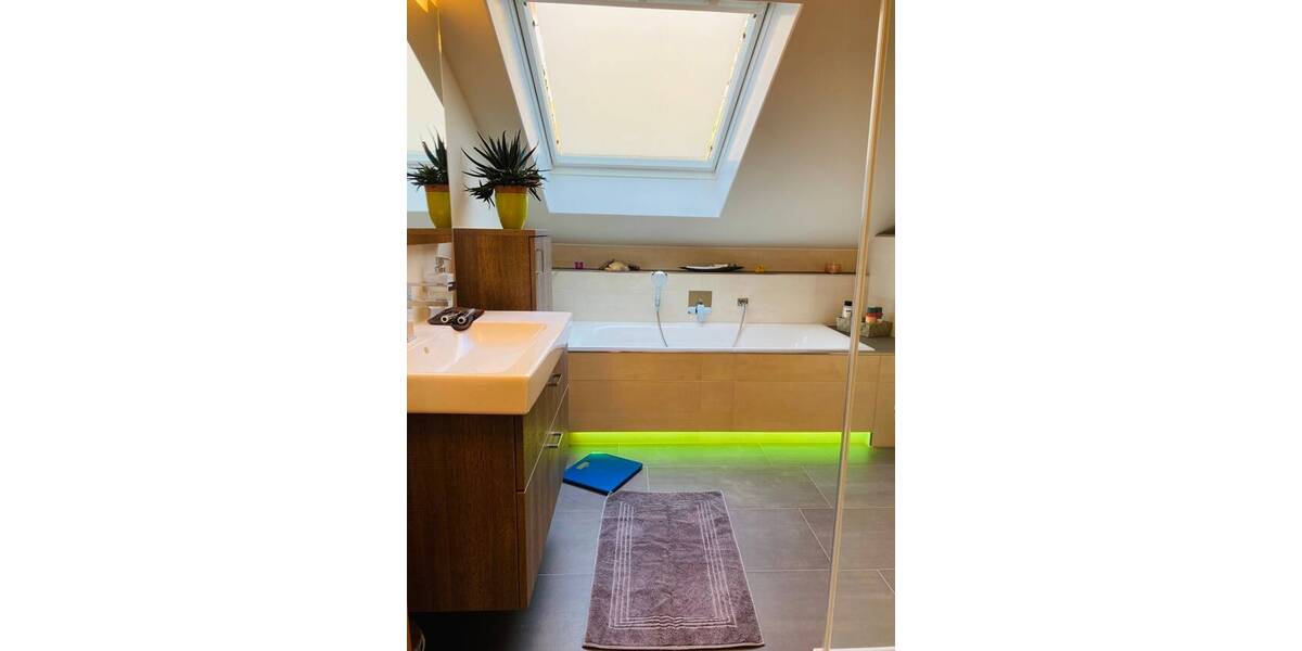 Reihenmittelhaus Lörrach - 5 Zimmer, 147 m&sup2;, 1.950&euro; | Angebot:26804049