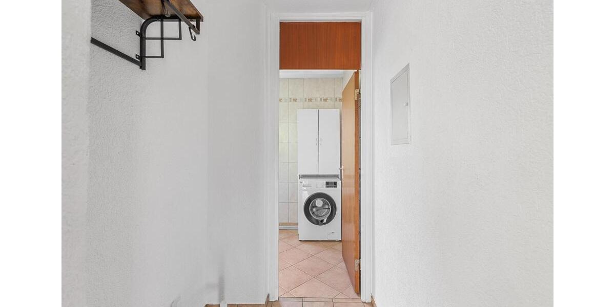 Bright, cozy, partially furnished shared room (12 sqm) 1 zimmer