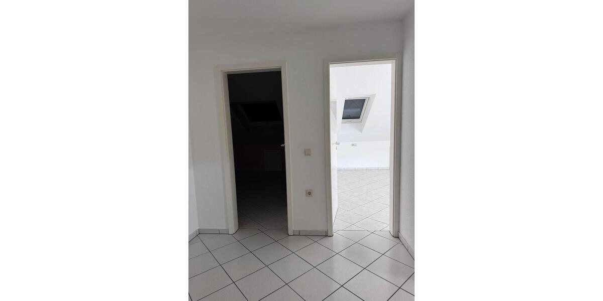 Dachgeschoßwohnung Höpfingen - 3 Zimmer, 83 m&sup2;, 575&euro; | Angebot:24753500